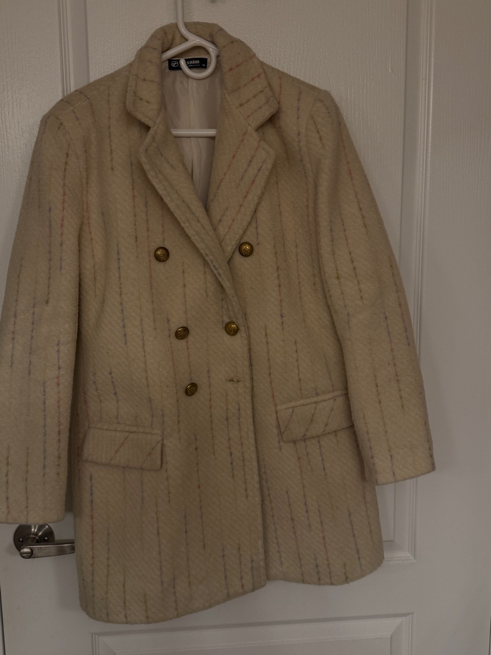 Vintage-Inspired Cream Wool Double-Breasted Coat